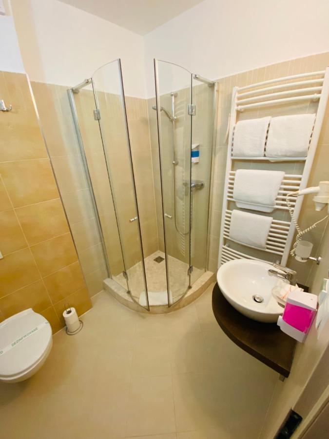 Hotel Slameny Dom & Spa Malá Ida Buitenkant foto
