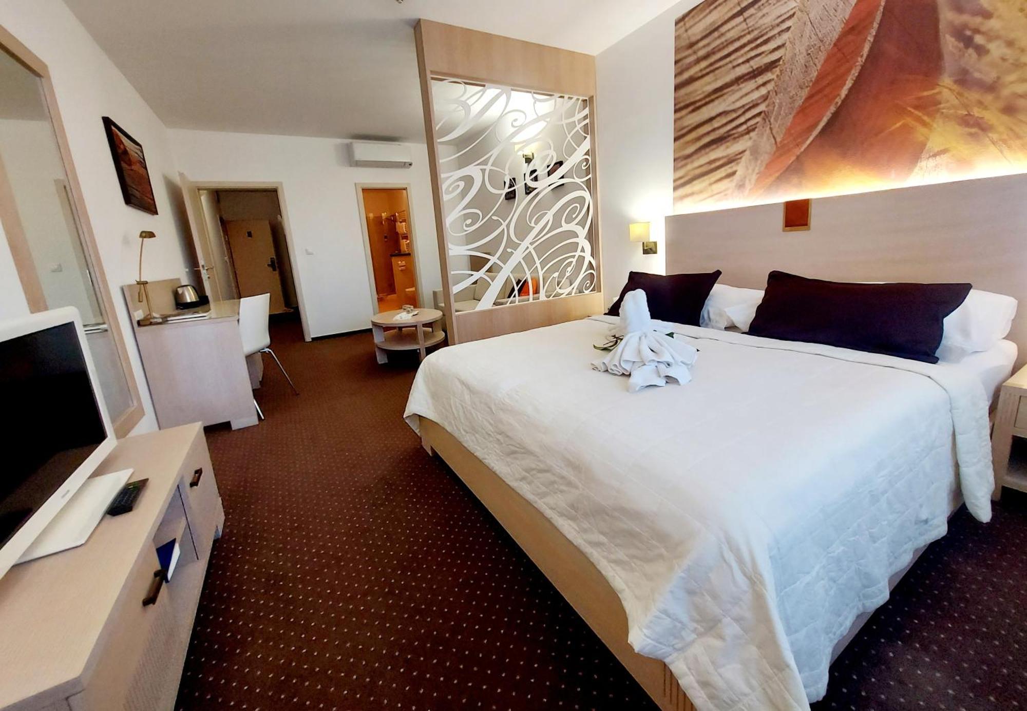 Hotel Slameny Dom & Spa Malá Ida Buitenkant foto