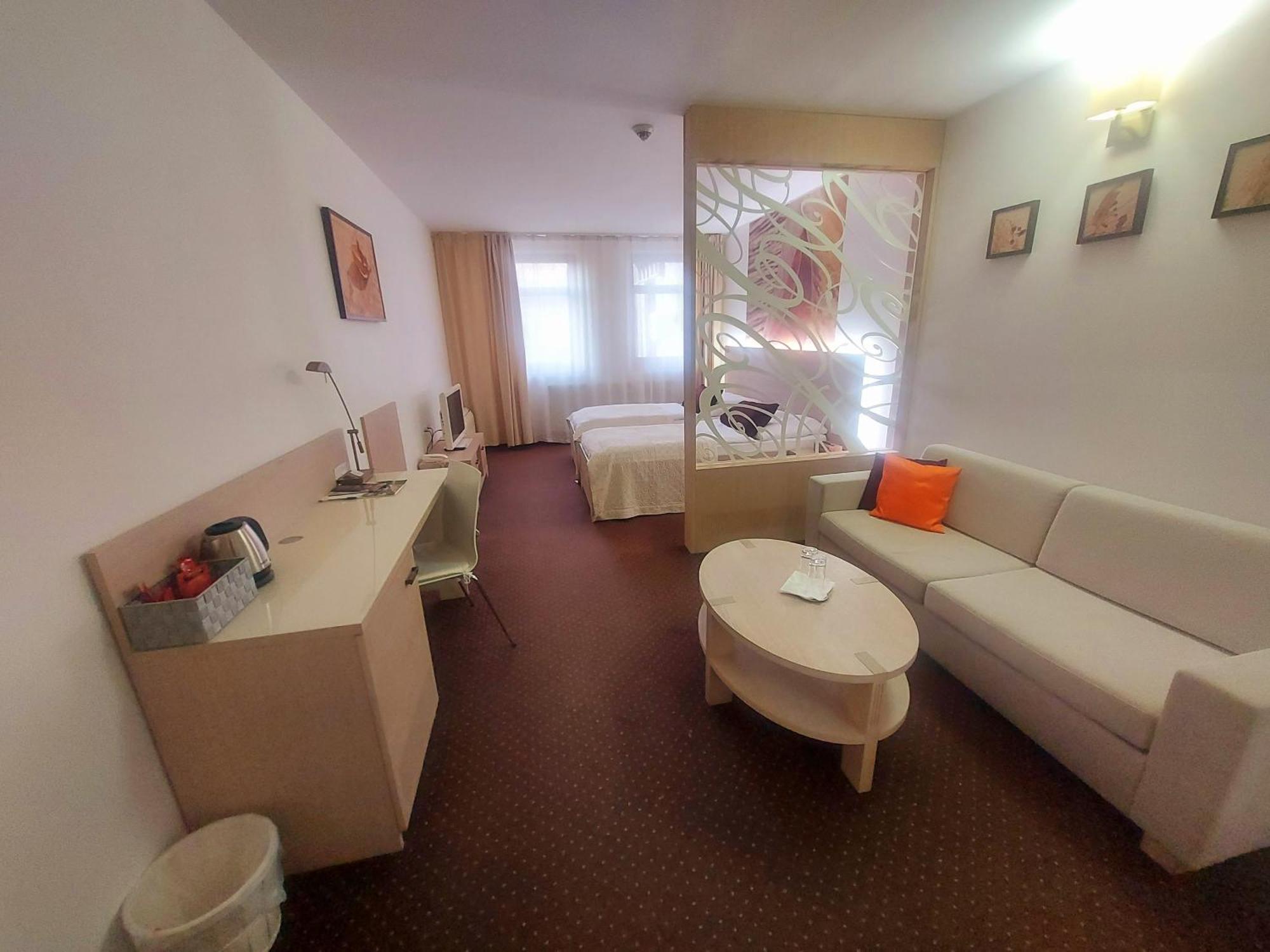 Hotel Slameny Dom & Spa Malá Ida Buitenkant foto