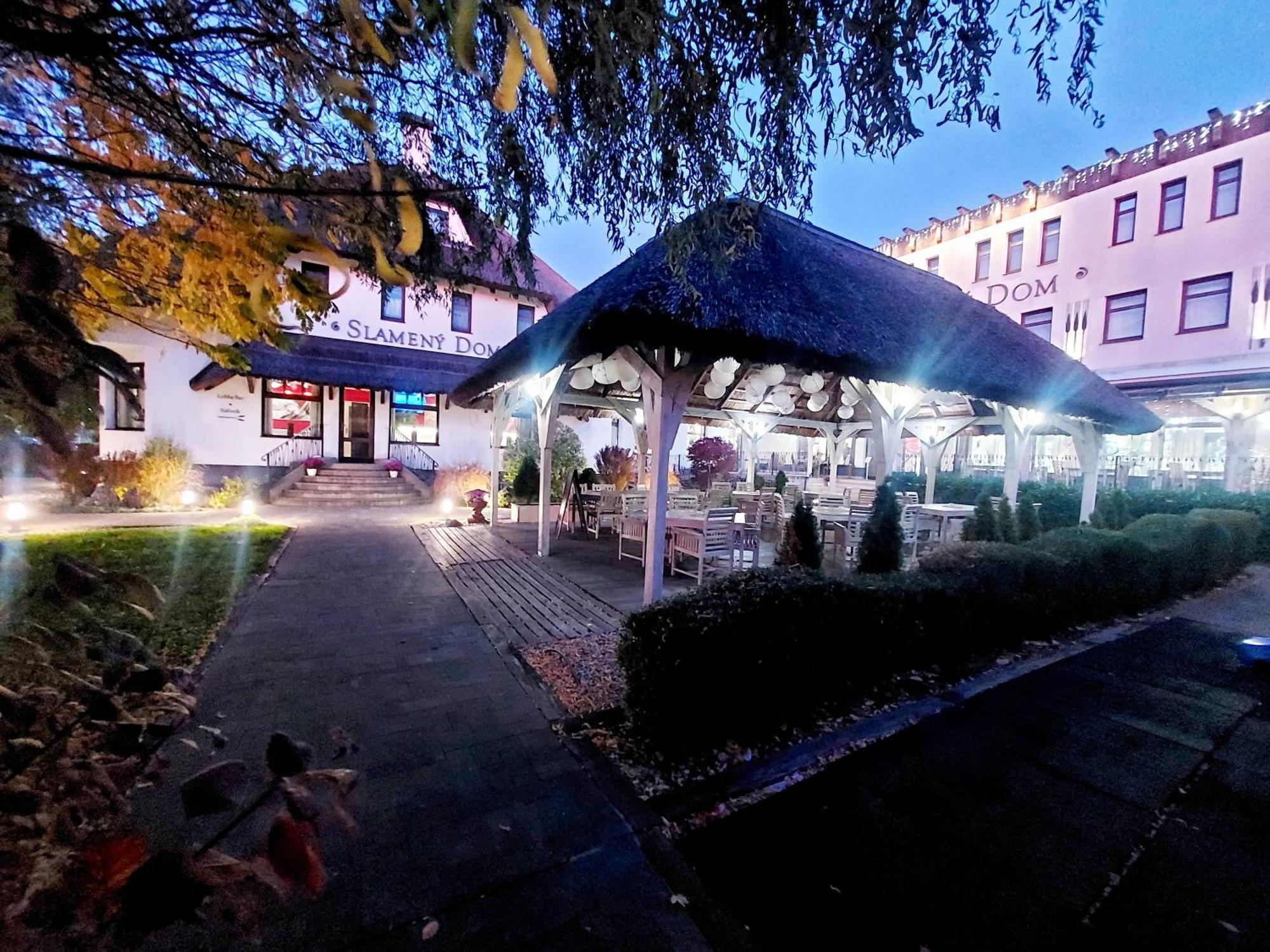 Hotel Slameny Dom & Spa Malá Ida Buitenkant foto
